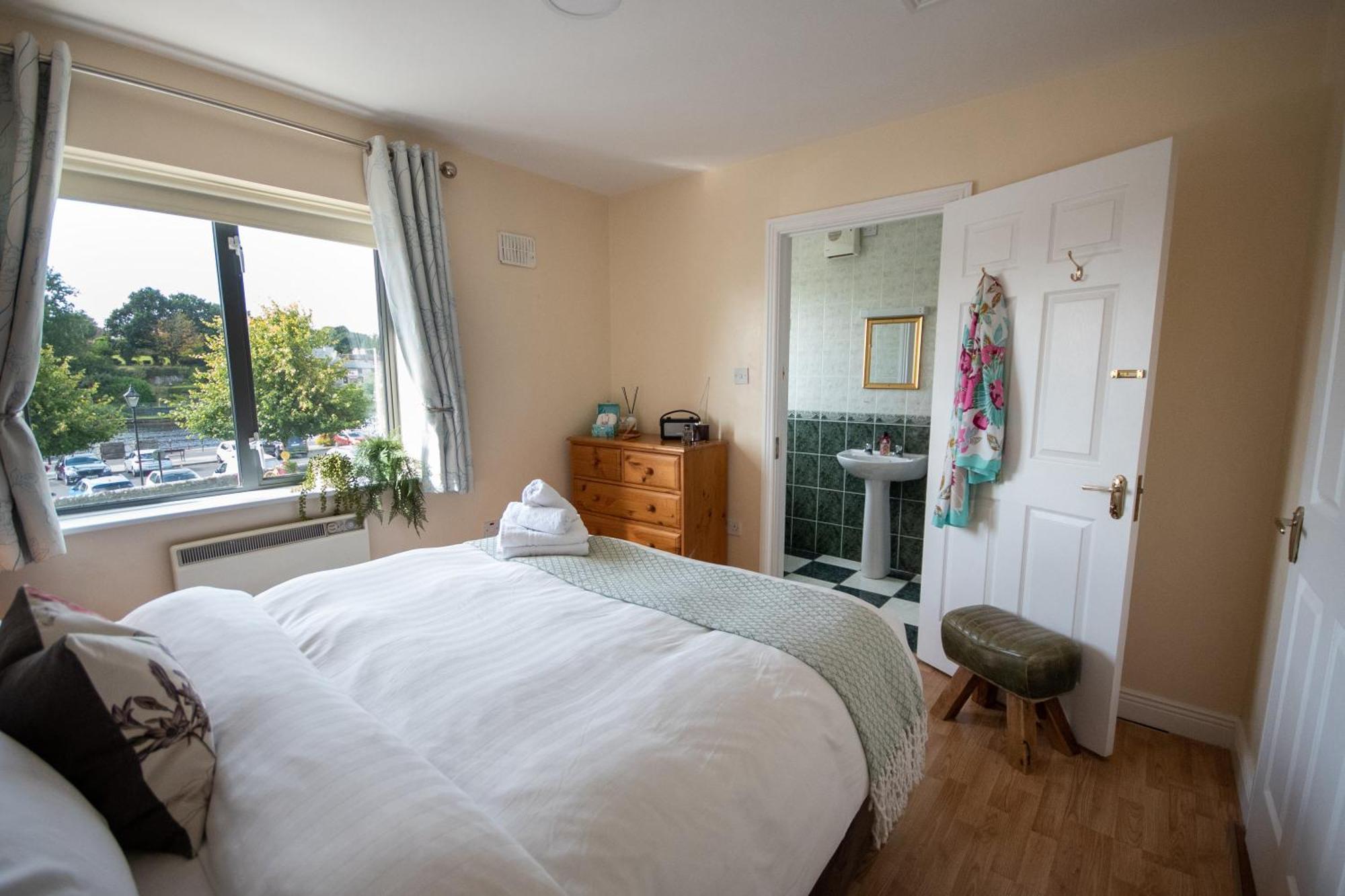 Waterfront View Apartment Carrick-on-Shannon Exterior photo