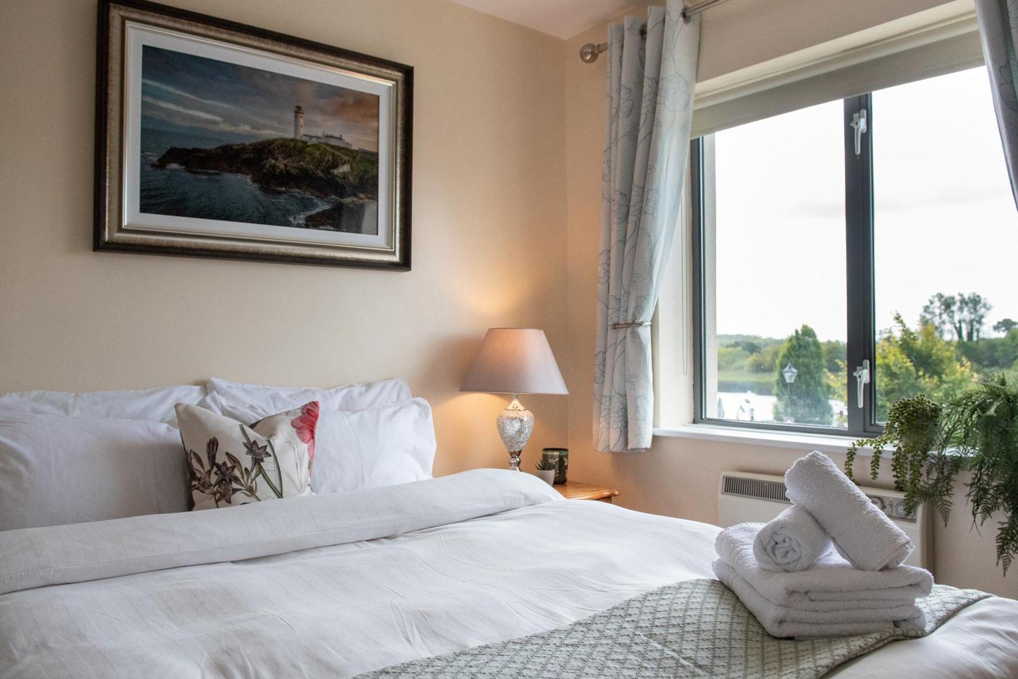 Waterfront View Apartment Carrick-on-Shannon Exterior photo