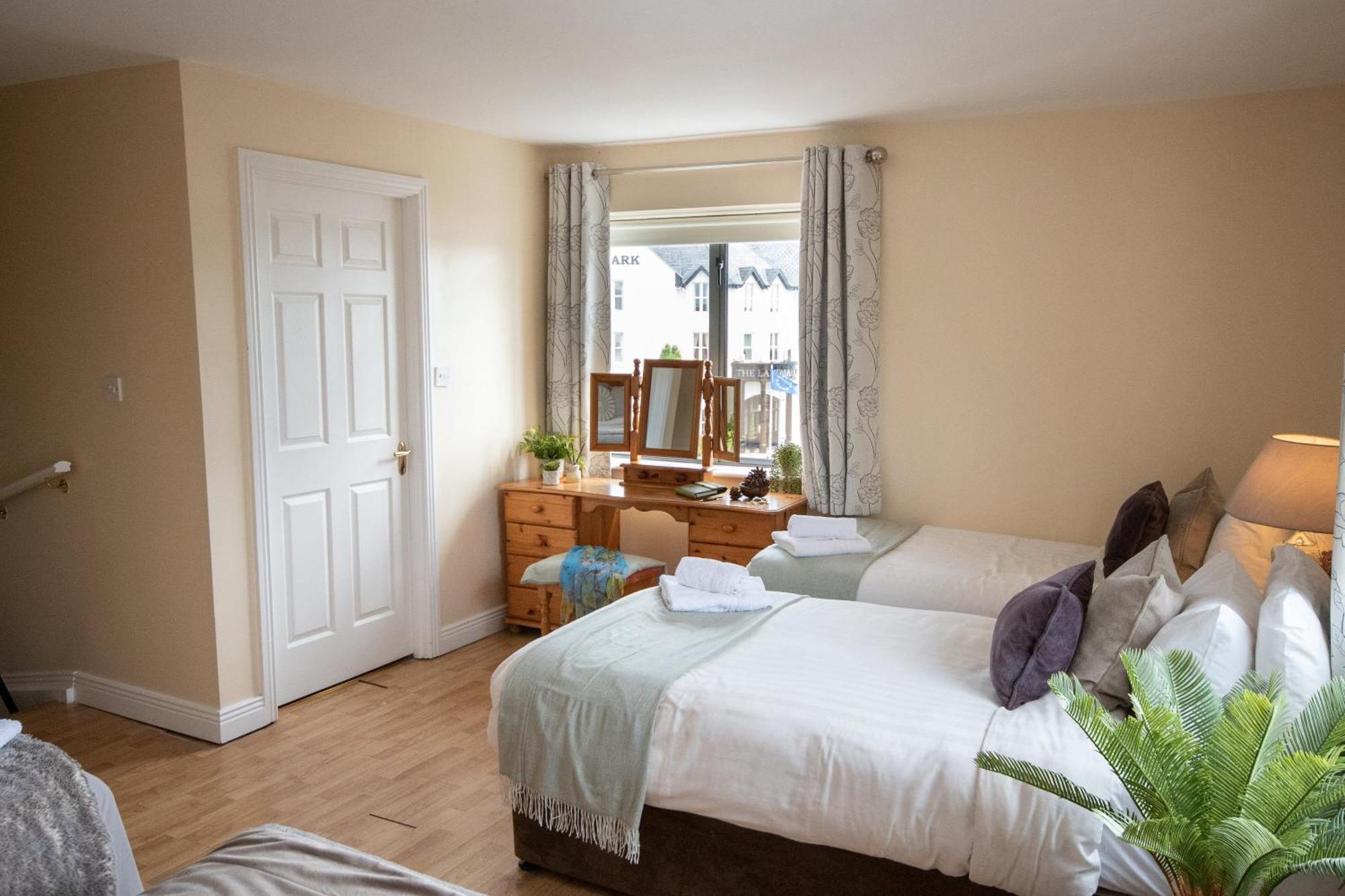Waterfront View Apartment Carrick-on-Shannon Exterior photo