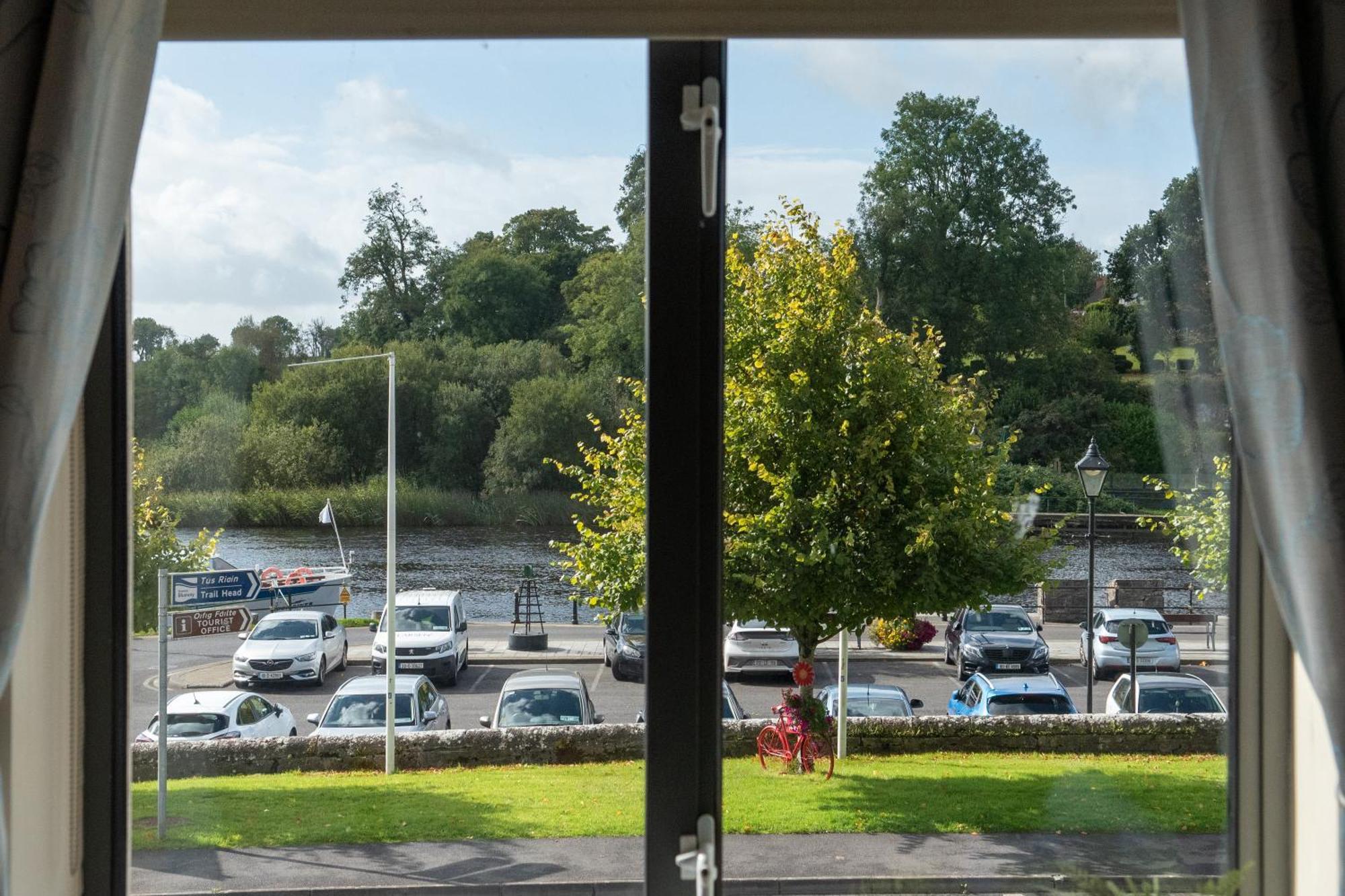 Waterfront View Apartment Carrick-on-Shannon Exterior photo