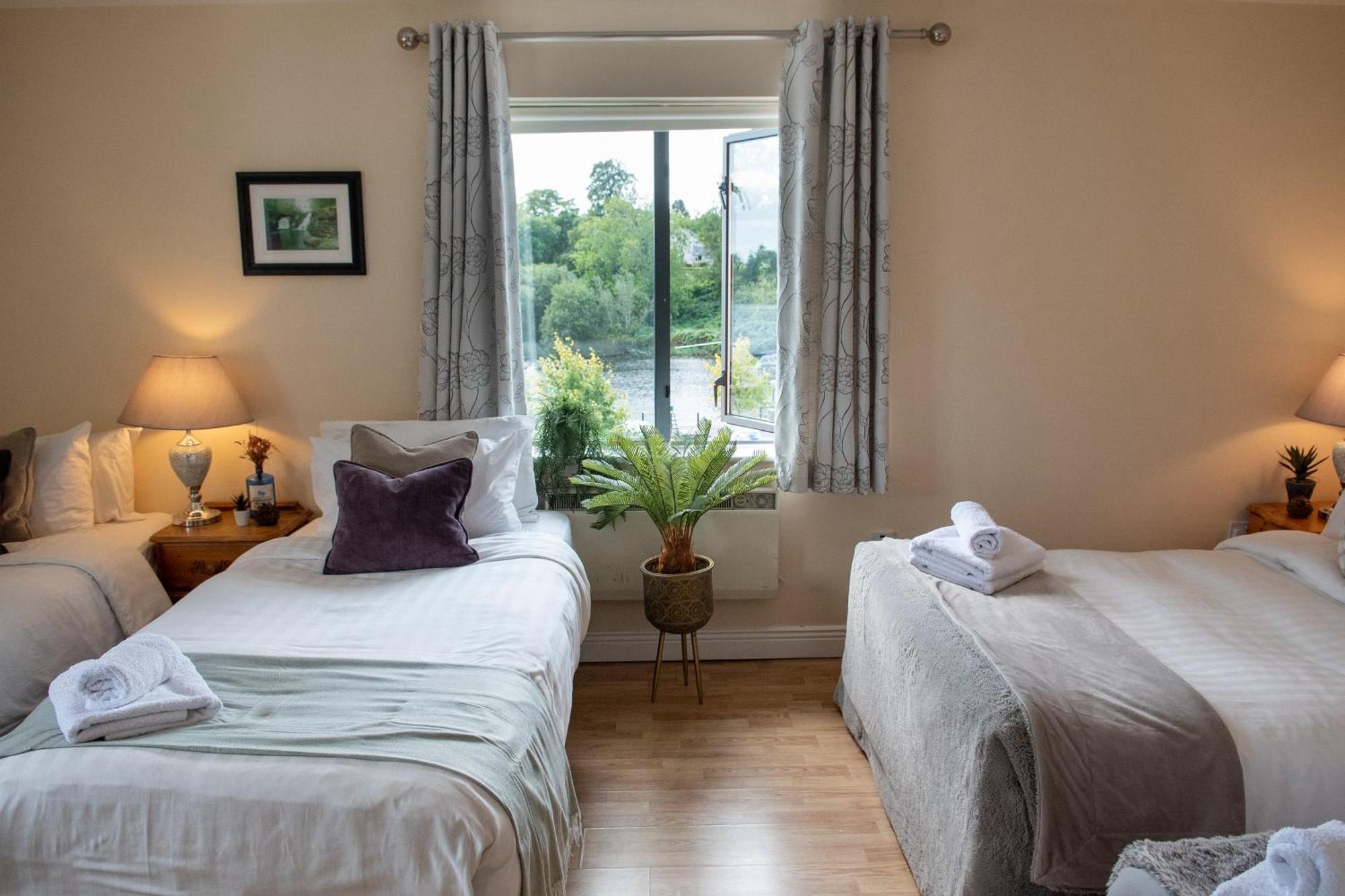 Waterfront View Apartment Carrick-on-Shannon Exterior photo