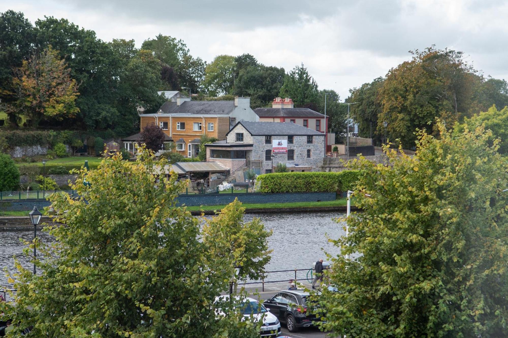 Waterfront View Apartment Carrick-on-Shannon Exterior photo